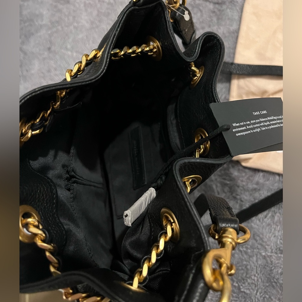 NWT Rebecca Minkoff Black Leather BUCKET SHOULDER Bag - Picture 3 of 3